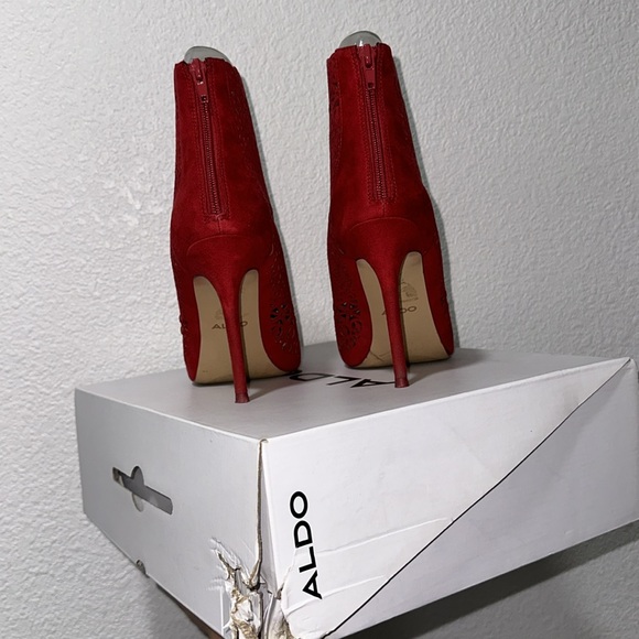 Heel Boot - Picture 5 of 8